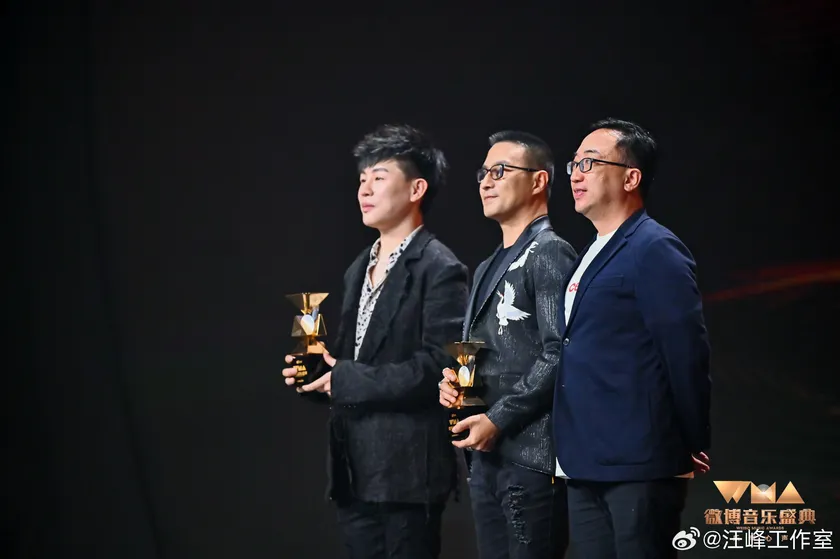 获得年度榜样音乐人荣誉预览 4