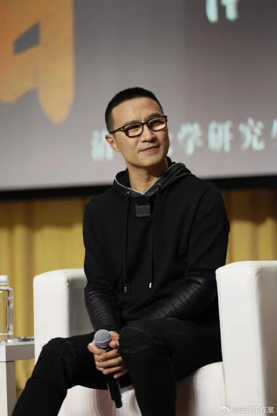在清华大学大礼堂与同学们畅谈音乐与理想预览 1
